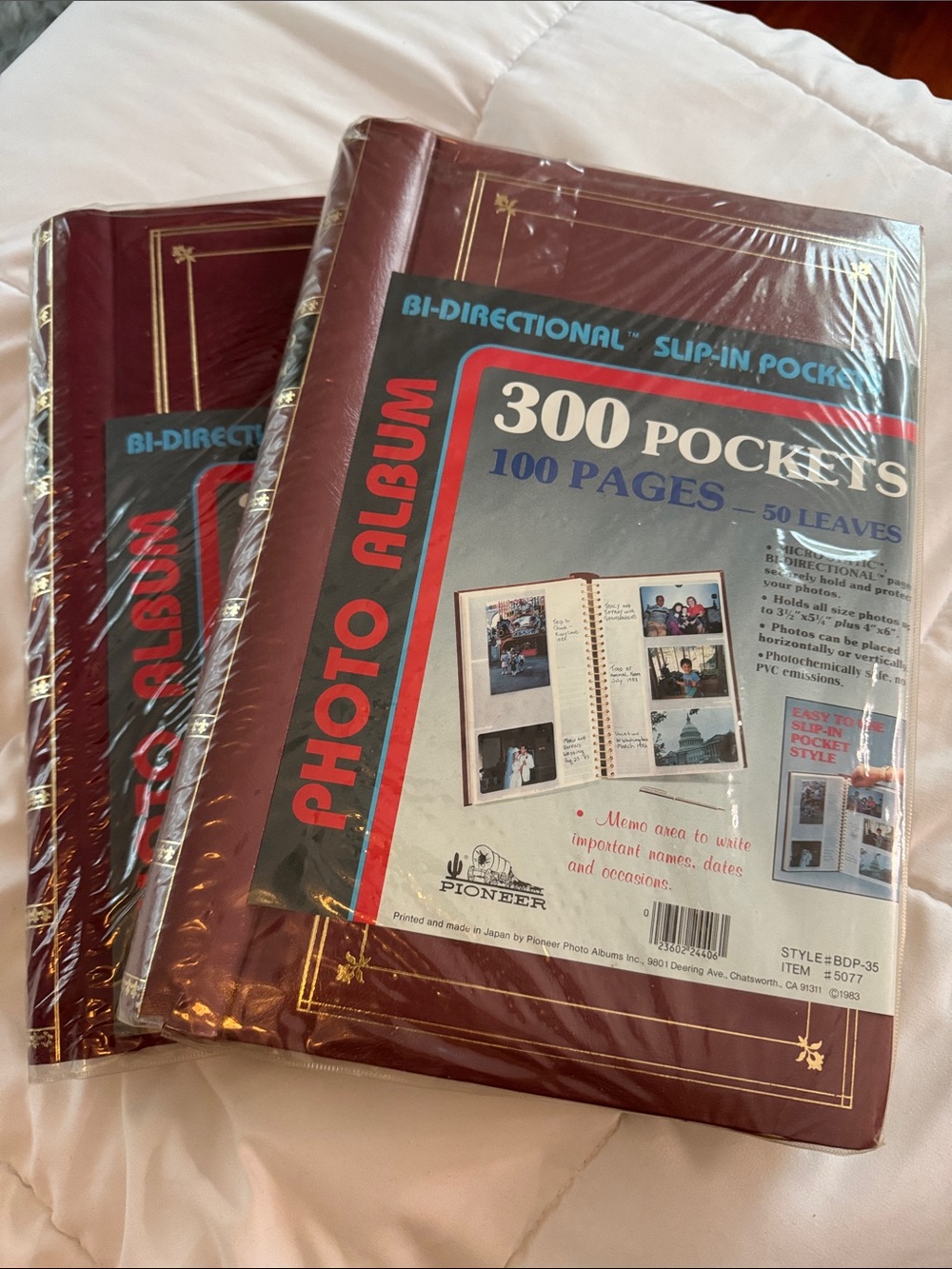 Lot of 2 Pioneer Bi-Directional 4x6 Photo Albums Book Spine Holds 300 Photos
